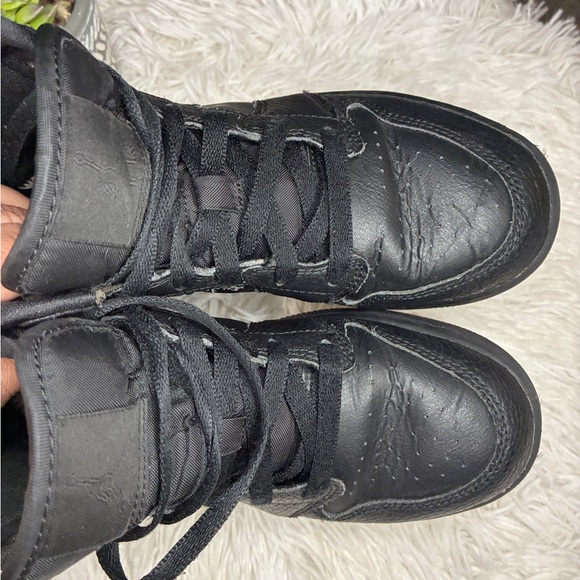 Nike Air Jordan 1 Retro Black Sneakers 🖤 - Picture 4 of 10